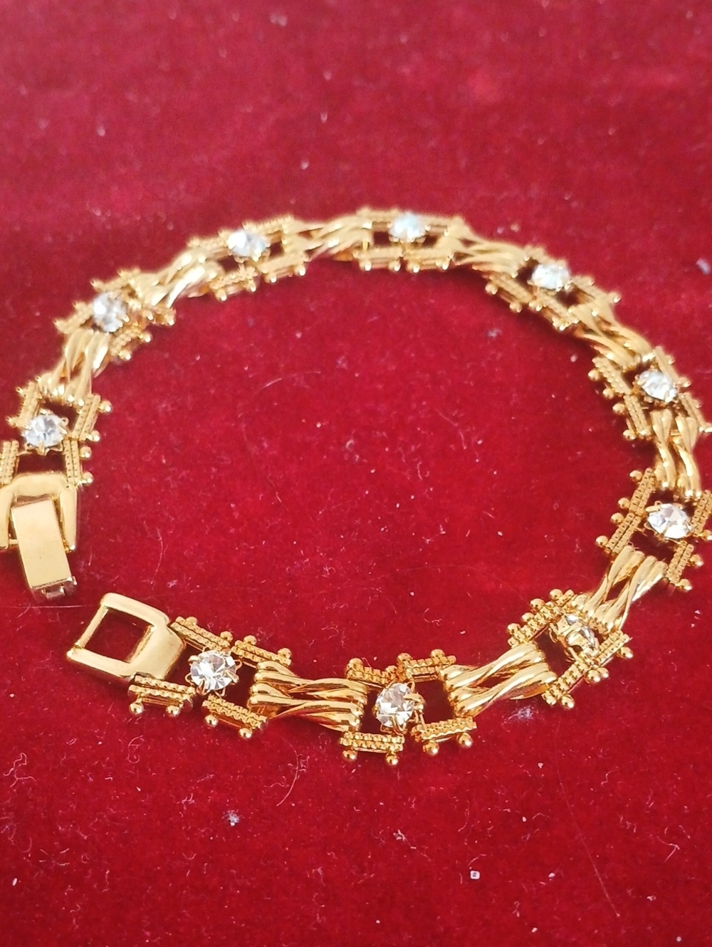 Gold Crystal Accent Women's Bracelet - Elegant Gold Tone